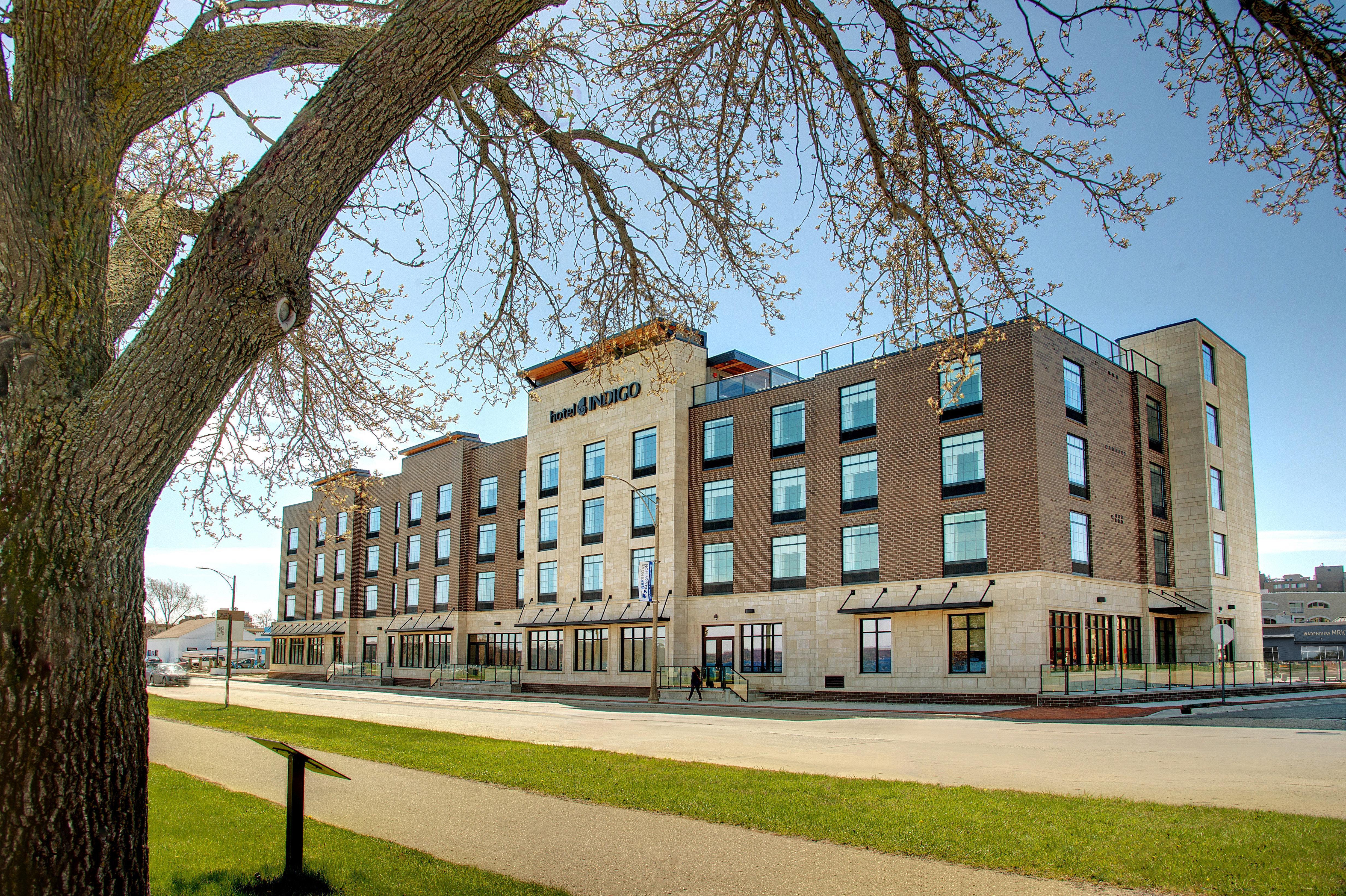 Hotel Indigo Traverse City By Ihg Extérieur photo