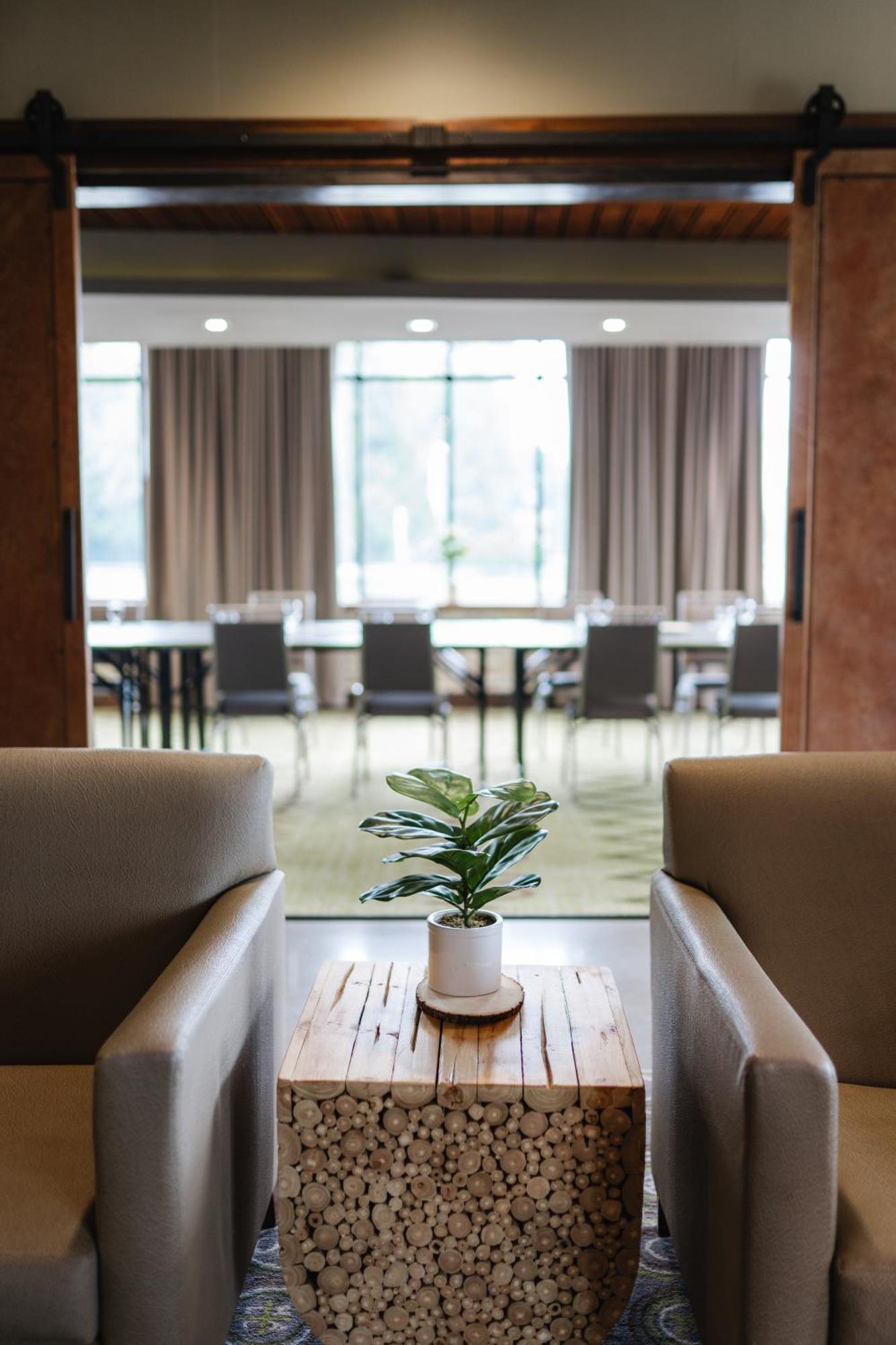 Hotel Indigo Traverse City By Ihg Extérieur photo