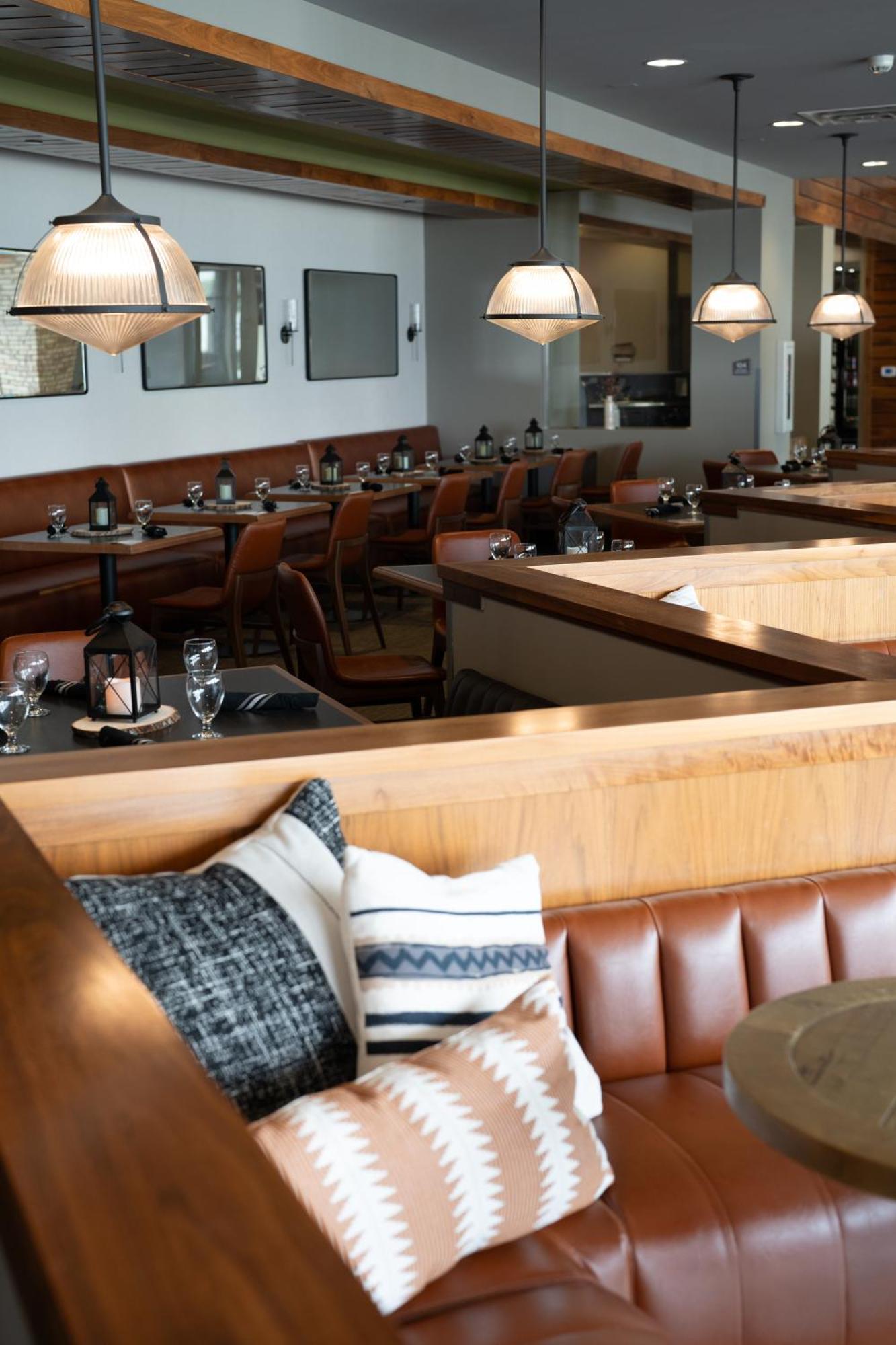 Hotel Indigo Traverse City By Ihg Extérieur photo