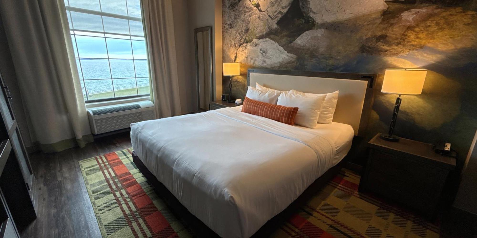 Hotel Indigo Traverse City By Ihg Extérieur photo
